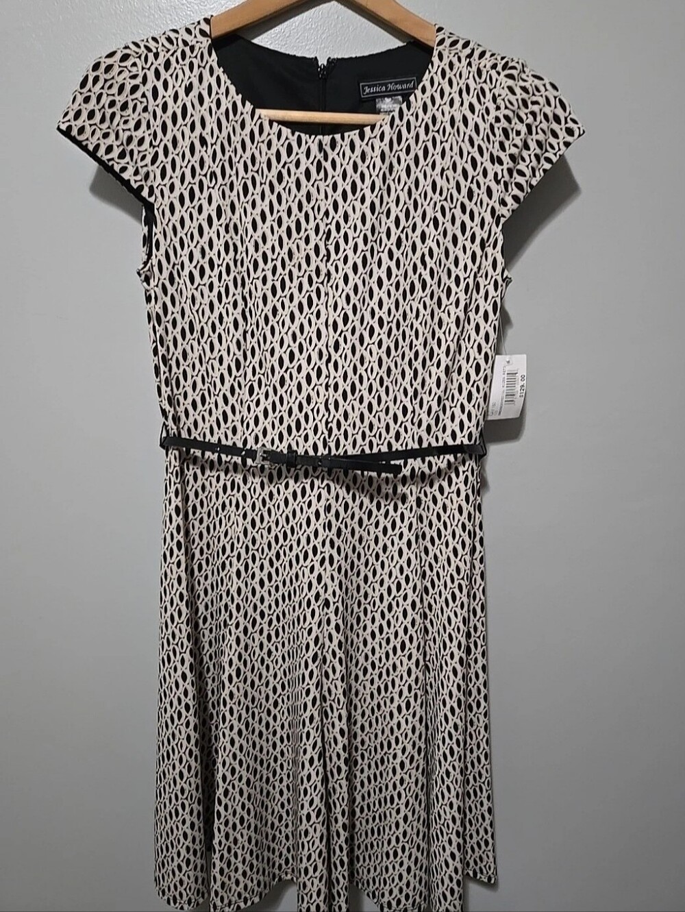 Jessica Howard Women's Dress Sz. 8 Petite Black Cream Geometric Belt Cap Sleeve - Picture 1 of 10